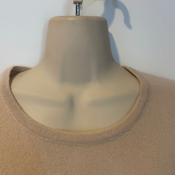 Queen of Cashmere Spinx short sleeved beaded cashmere sweater - Picture 3 of 10